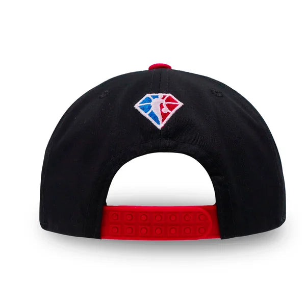 GORRA NIÑO BULLS NEGRO ROJO