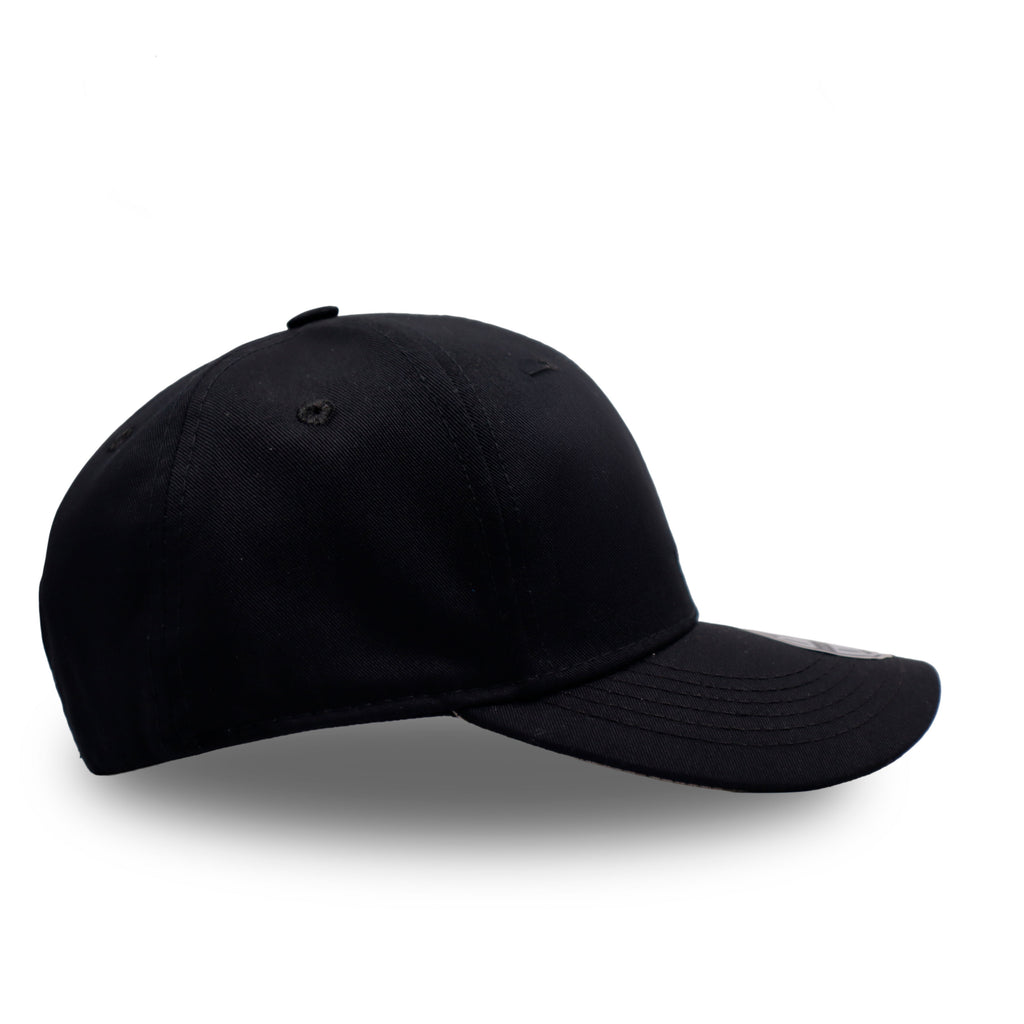 GORRA LA NEGRO LOGO MORADO