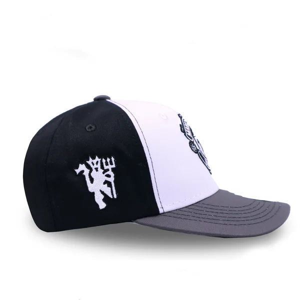 GORRA MANCHESTER UNITED TRICOLOR